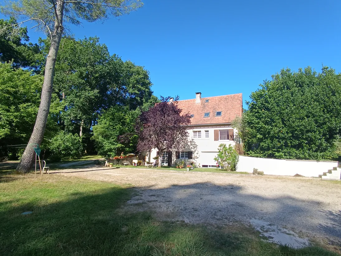 Périgord-style house with great potential in Champcevinel photo 2