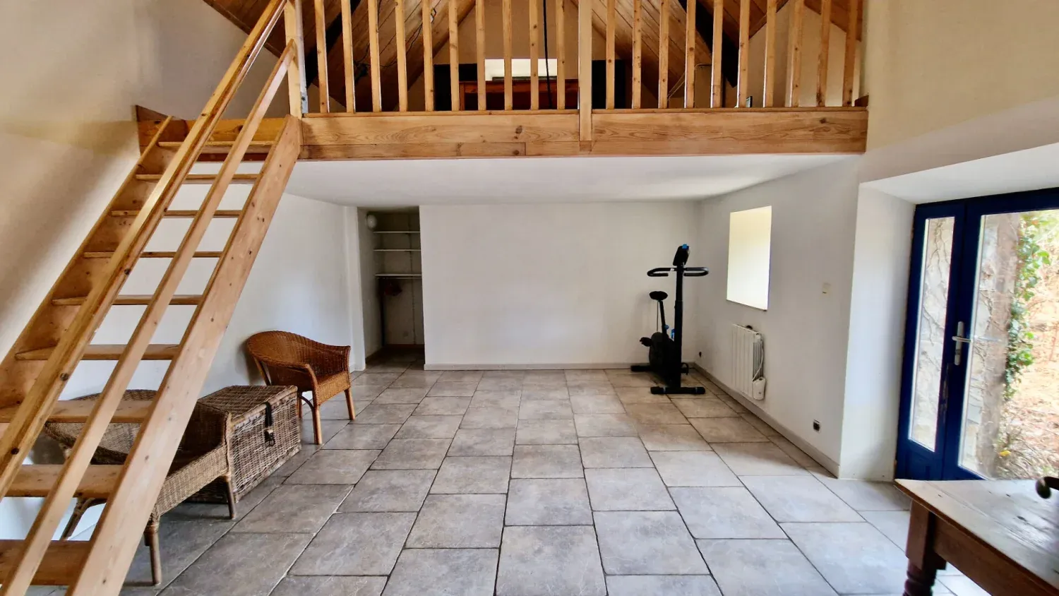 Maison en pierre à Pleugriffet, Morbihan : 3 chambres, studio en mezzanine et grand terrain — photo 8