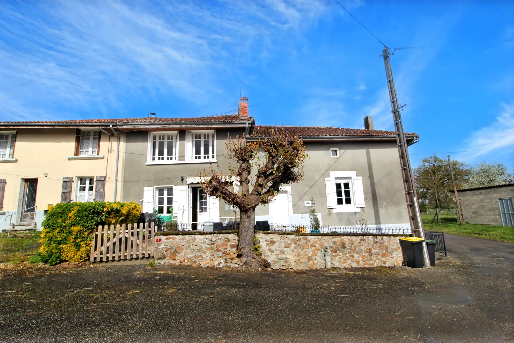 Maison de campagne avec jardin à Chabrac, Charente