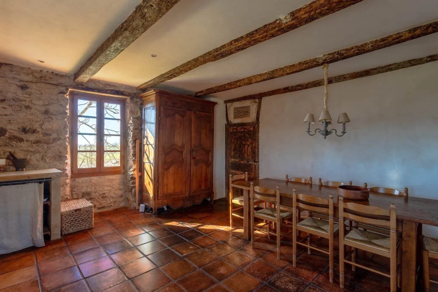 Tanus, Tarn : maison en pierre avec piscine au sel et jardin — photo 8