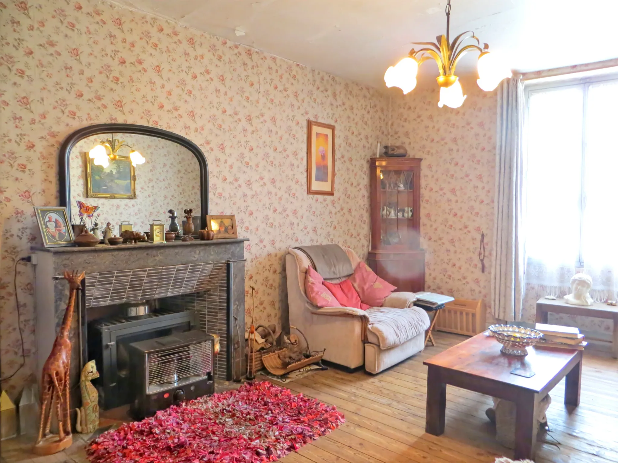 Maison avec gîte à rénover et jardin à Confolens, Charente — photo 7