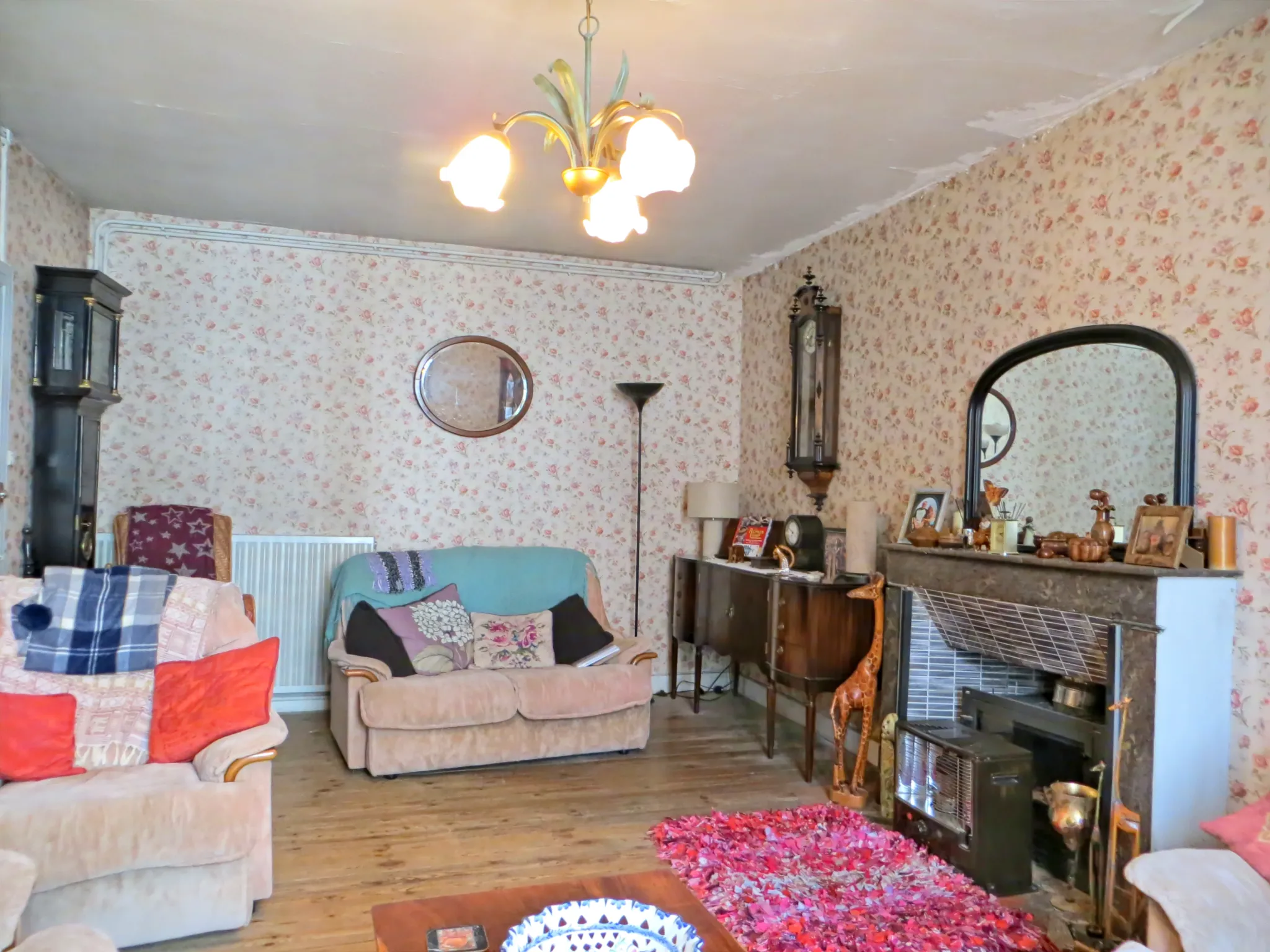 Maison avec gîte à rénover et jardin à Confolens, Charente — photo 8