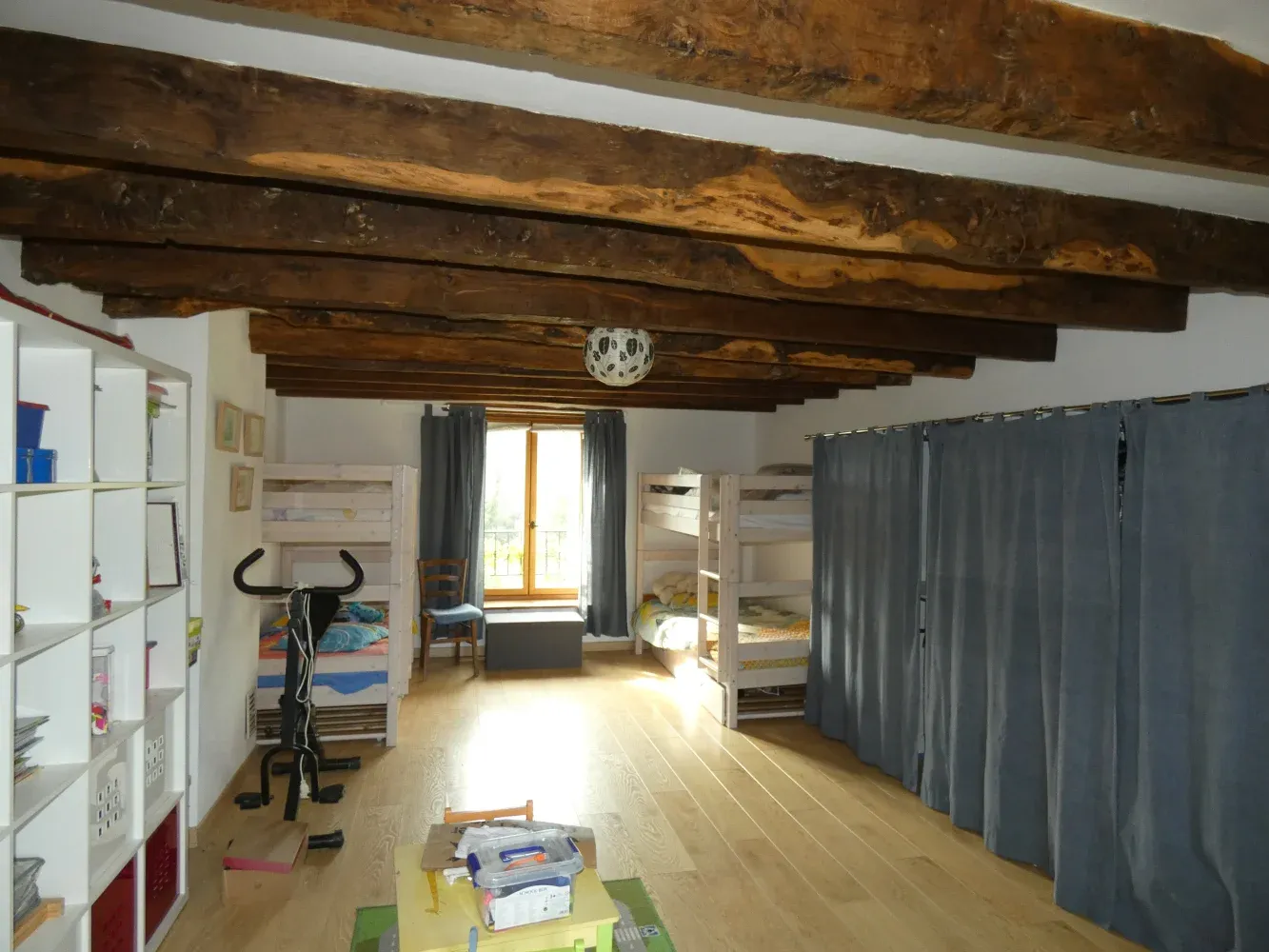 Belle maison de campagne familiale avec granges, terrain et bois à Jarnages — photo 5