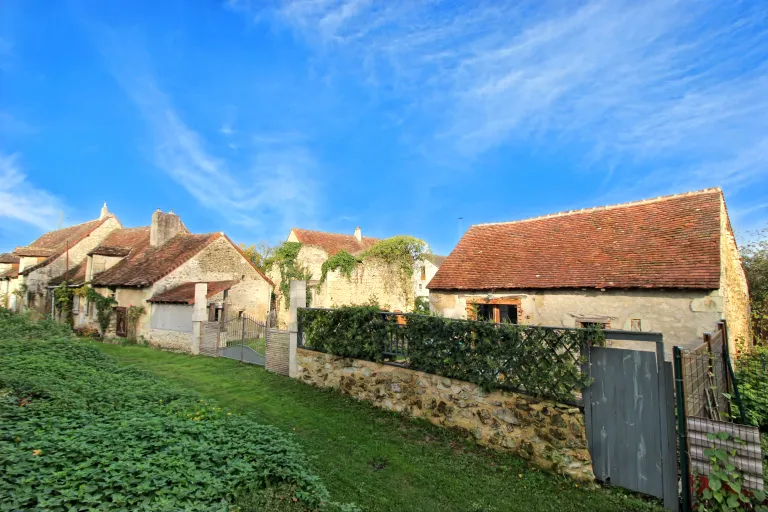 Maison avec maison d’amis et terrain à vendre à Yzeures-sur-Creuse, Indre-et-Loire Photo du bien