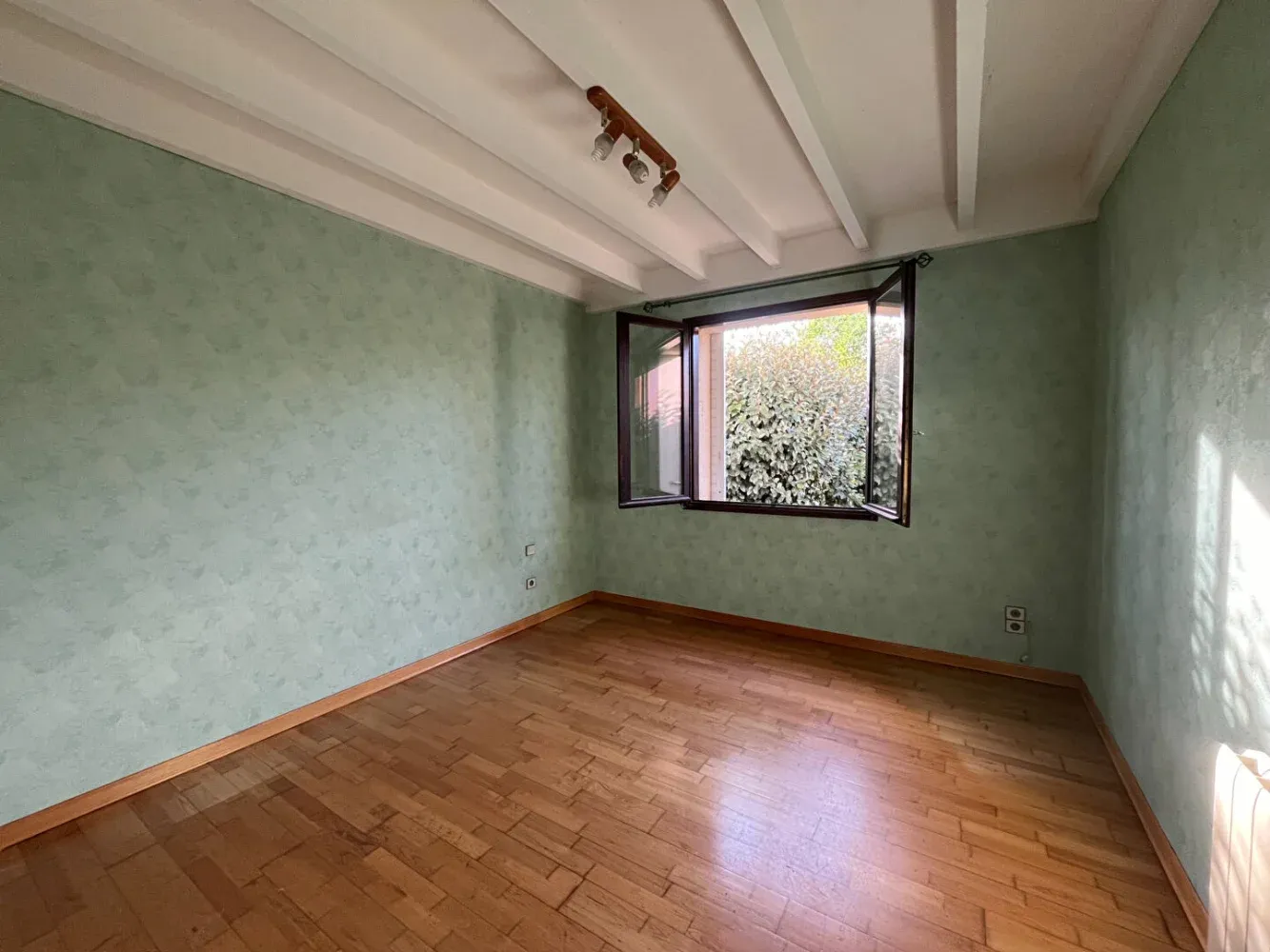 Maison d’architecte à Villeneuve-sur-Lot, Lot-et-Garonne, avec jardin de 605 m² — photo 6