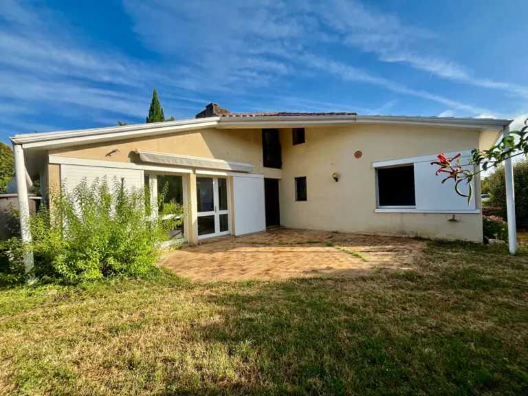 Maison d’architecte à Villeneuve-sur-Lot, Lot-et-Garonne, avec jardin de 605 m² Photo du bien