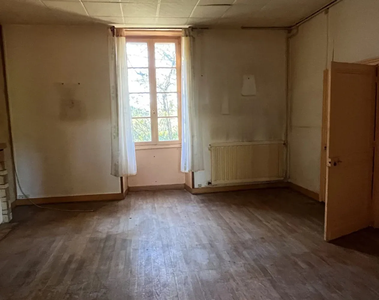 Magnifique maison de maître à restaurer avec granges et petite maison — photo 9