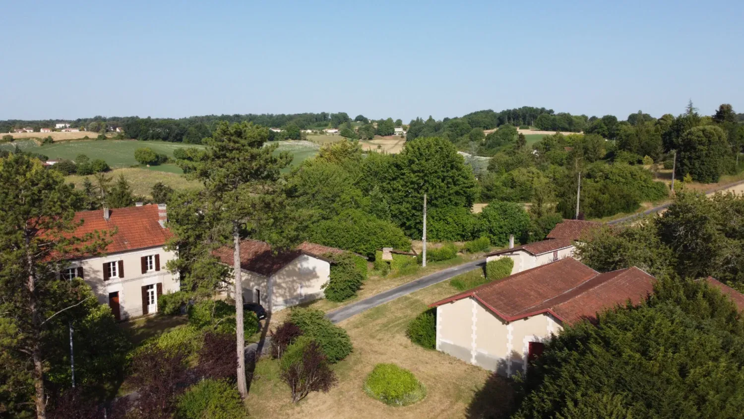 Magnifique maison de maître à restaurer avec granges et petite maison — photo 3