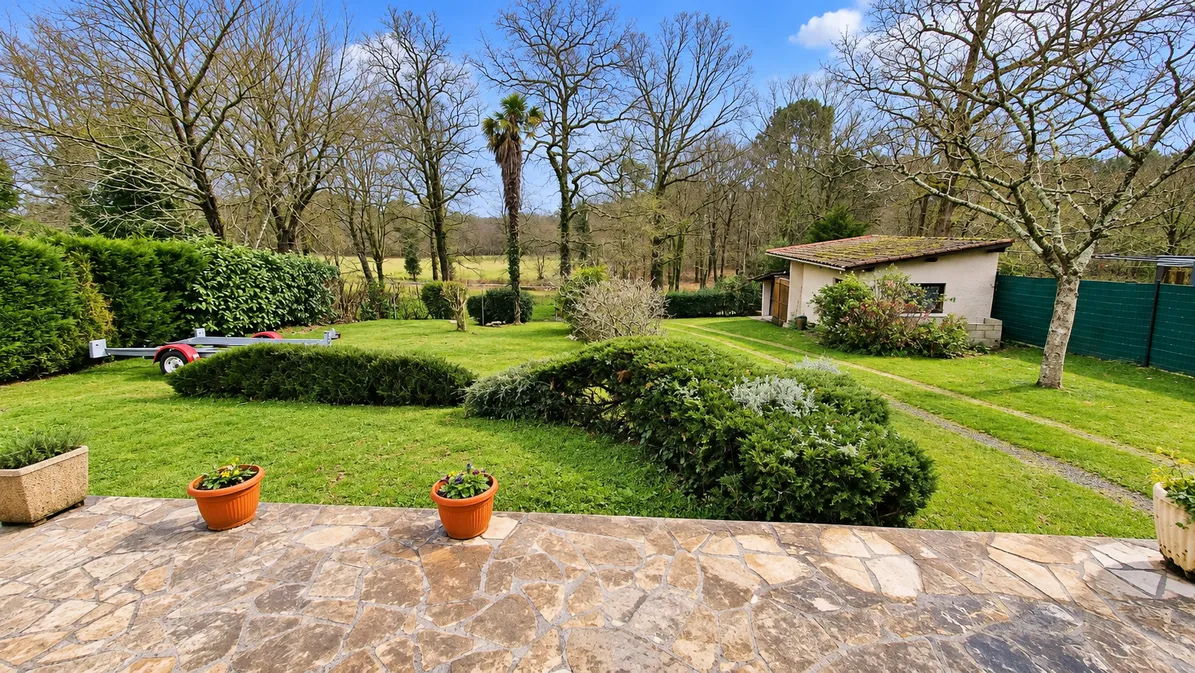 Maison de campagne rénovée avec jardin à Saint-Barthélemy-de-Bellegarde, Dordogne — photo 8