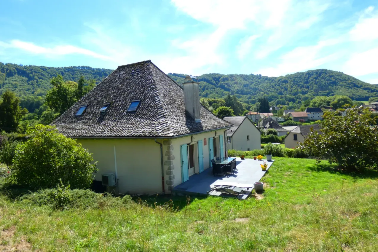 Maison d’architecte avec jardin à Marmanhac, Cantal