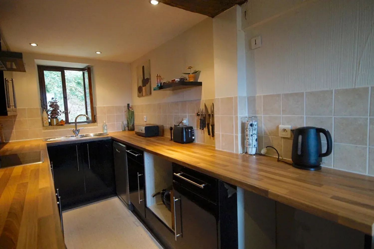 Maison en pierre divisée en trois logements avec jardin à Tessy-Bocage, Manche — photo 4