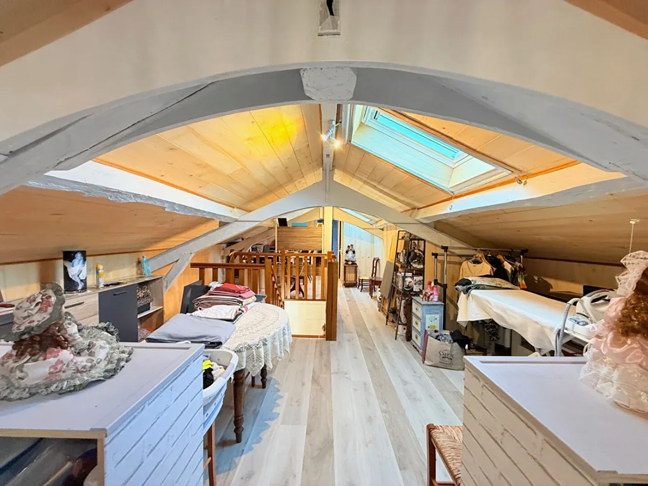 Montcuq, Lot : grange en pierre rénovée avec piscine et terrain — photo 9