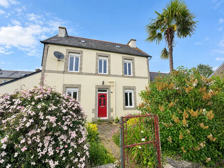 Poullaouen, Finistère : maison de village avec jardin, garage et grenier aménageable Photo du bien