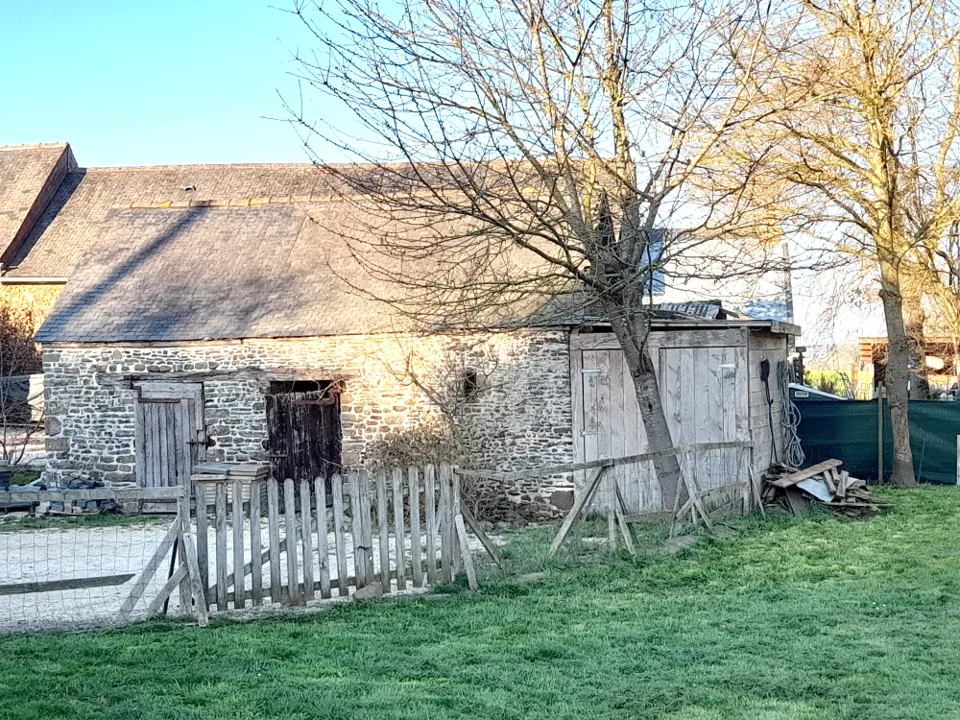 Maison de campagne en pierre avec jardin à Sainte-Marie-du-Bois, Mayenne — photo 9