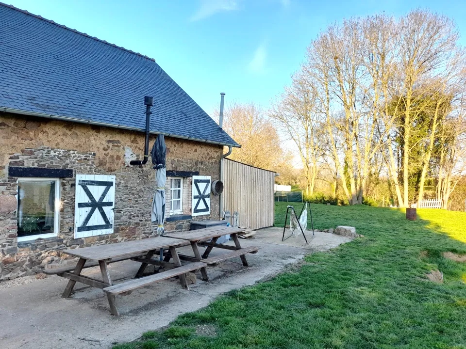 Maison de campagne en pierre avec jardin à Sainte-Marie-du-Bois, Mayenne — photo 10