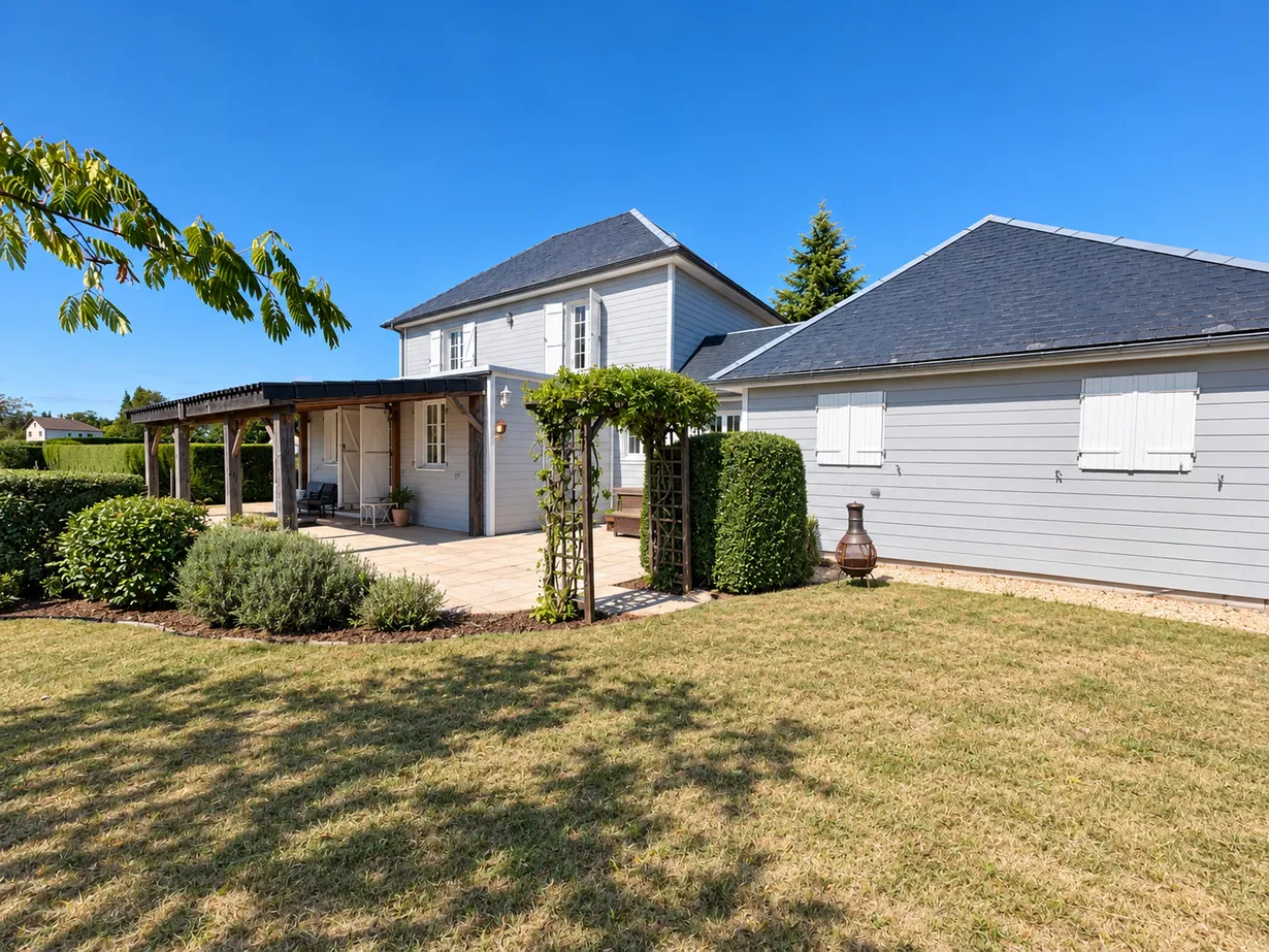 Maison familiale à vendre à Abjat-sur-Bandiat, Dordogne – 160 m² et jardin de 3 435 m² — photo 9