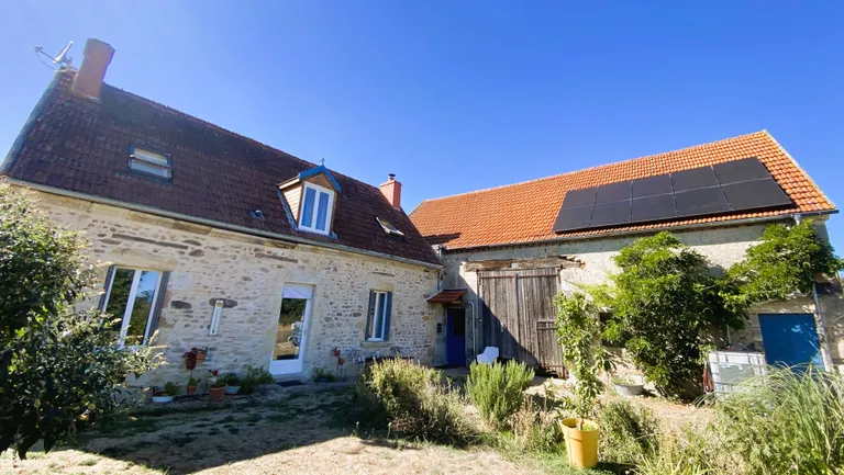 Maison de campagne avec gîte et dépendances à Reigny, dans le Cher Photo du bien