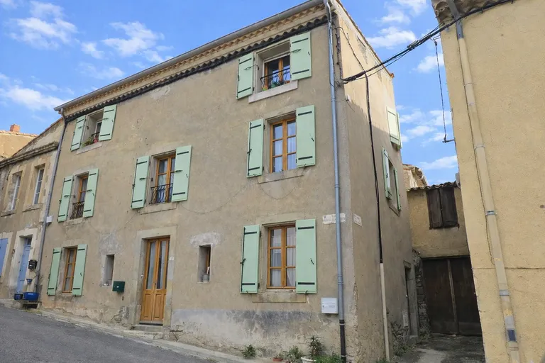 Maison de village à vendre à Siran, Hérault – deux logements rénovés Photo du bien