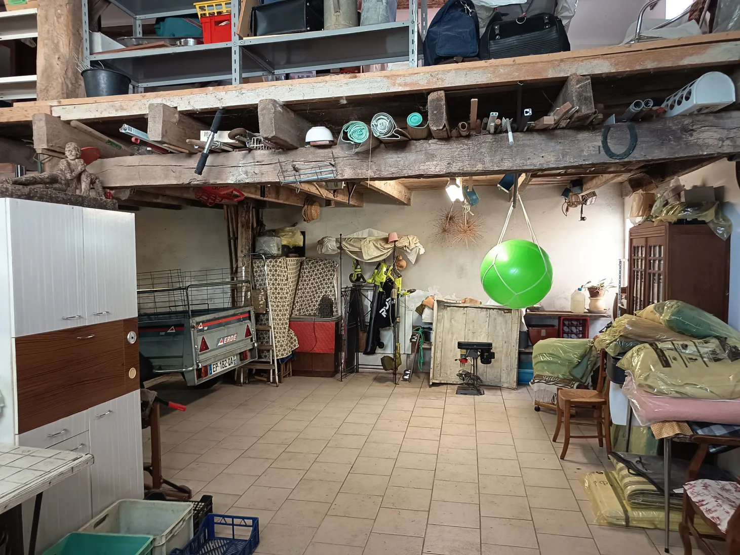 Maison individuelle à vendre à Alloue, Charente : jardin de 3 994 m², annexe et maison à rénover — photo 8