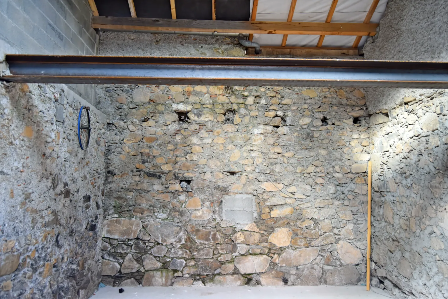 Maison de campagne rénovée avec grange aménageable à Bertren, Hautes-Pyrénées — photo 10