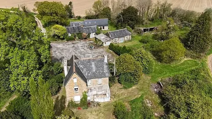 Kergloff, Finistère : maison de campagne en pierre de 111 m² sur 2,4 ha — photo 2