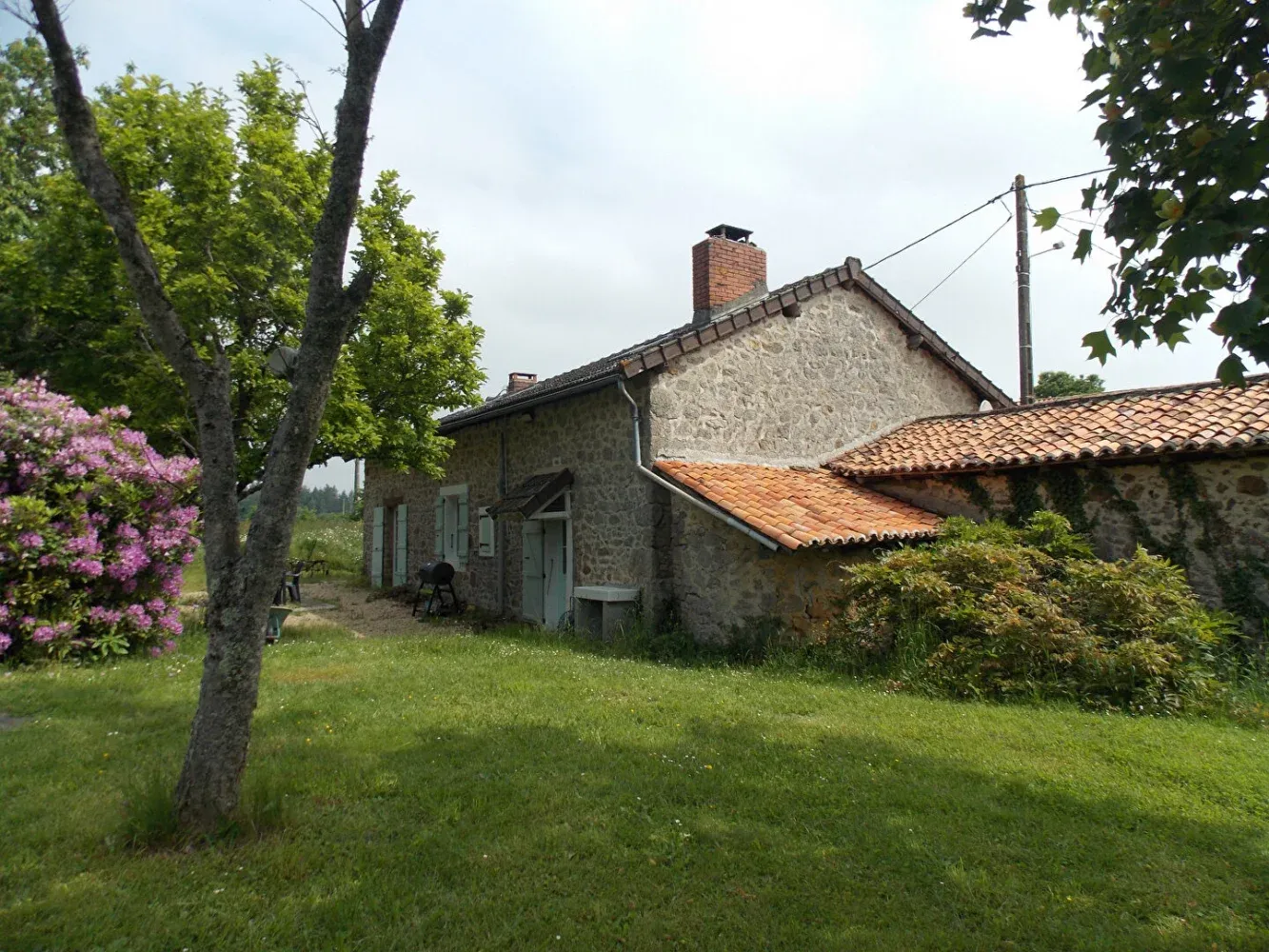Maison en pierre rénovée avec piscine et terrain à Maisonnais-sur-Tardoire, Haute-Vienne — photo 10
