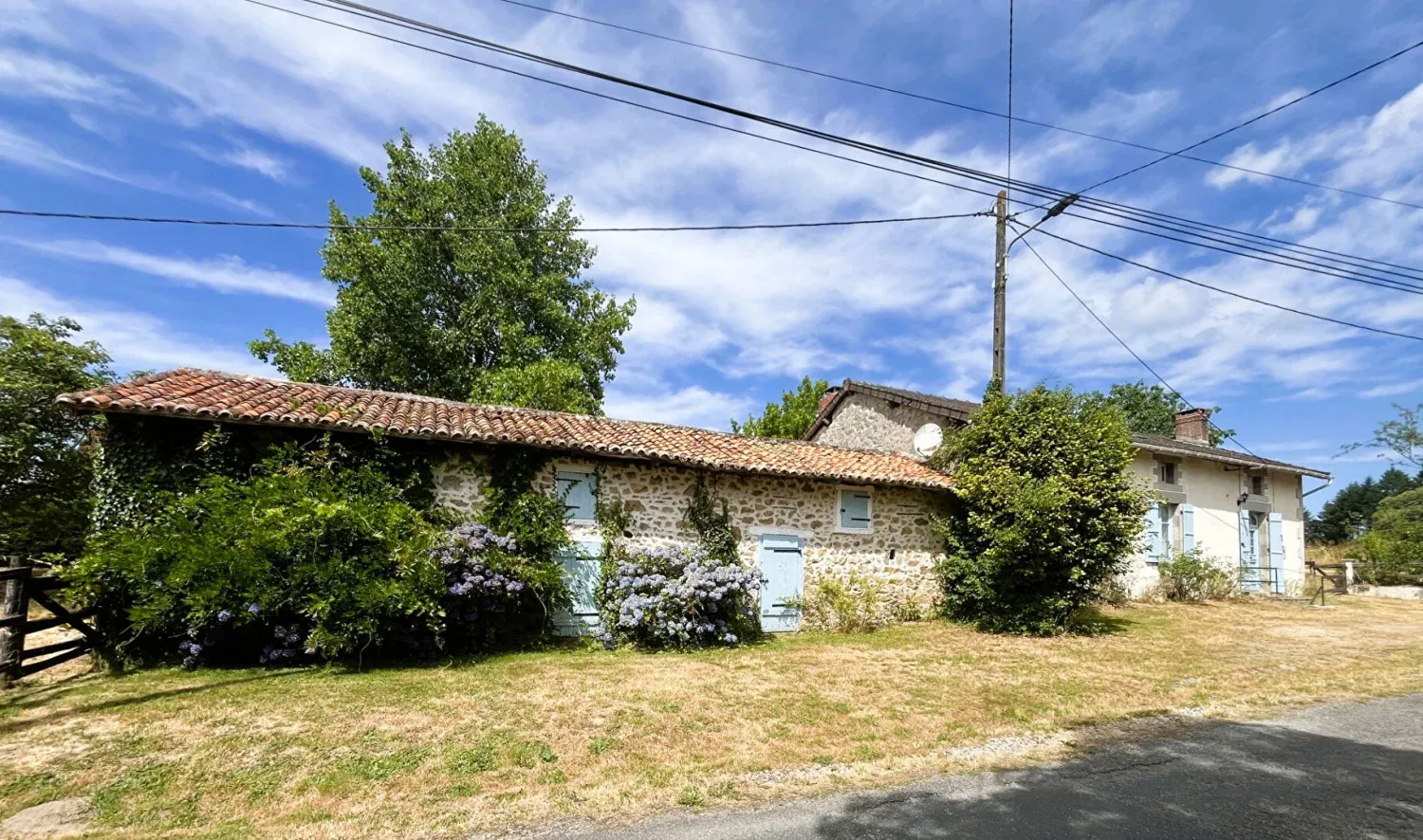 Maison en pierre rénovée avec piscine et terrain à Maisonnais-sur-Tardoire, Haute-Vienne — photo 2