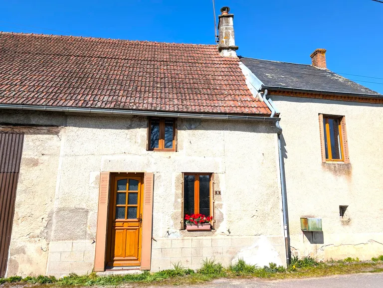 Maison de village avec grange et jardin à Saint-Julien-le-Châtel, Creuse Photo du bien