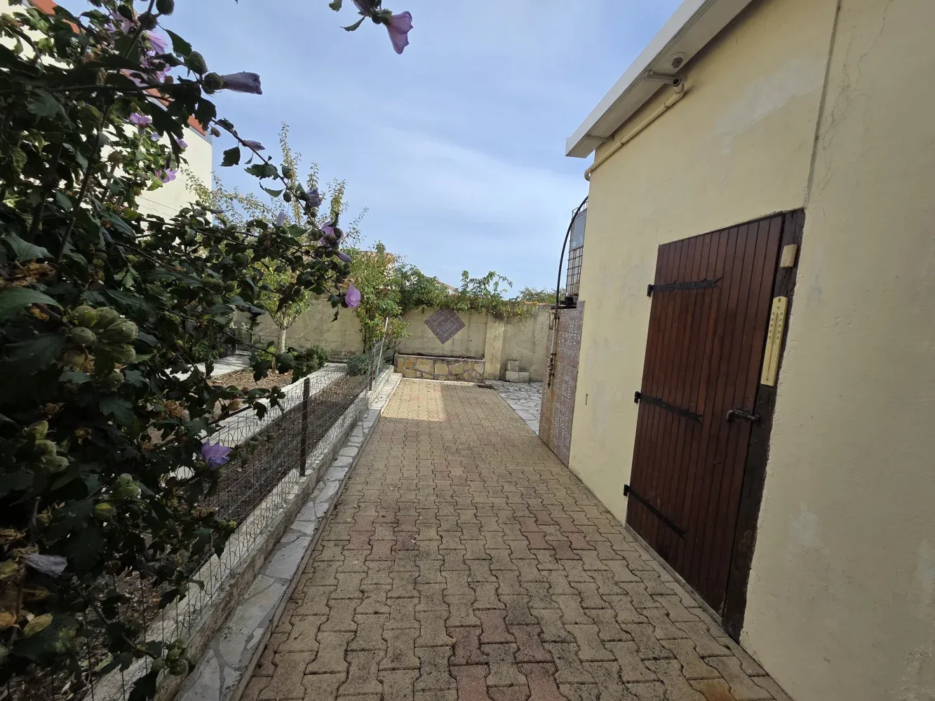 Royan, Charente-Maritime: single-story house with garden and veranda photo 5