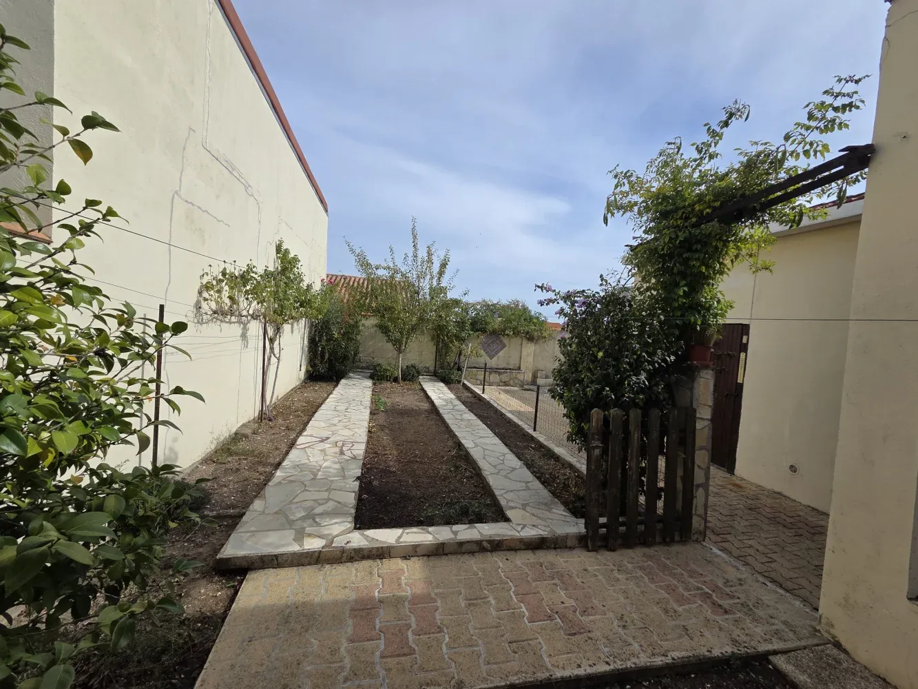 Royan, Charente-Maritime: single-story house with garden and veranda photo 6
