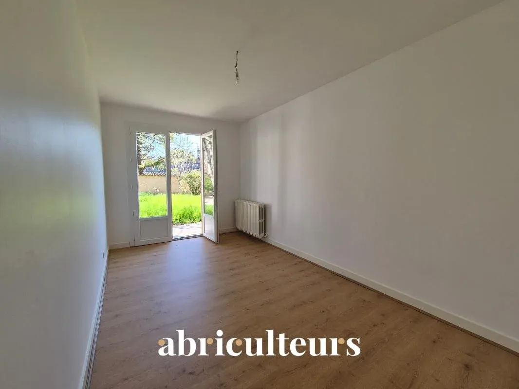 Maison familiale de plain-pied avec jardin et dépendance à Cognac, Charente — photo 6