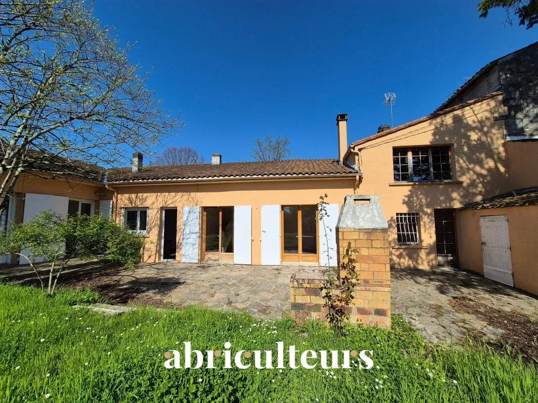 Maison familiale de plain-pied avec jardin et dépendance à Cognac, Charente — photo 2