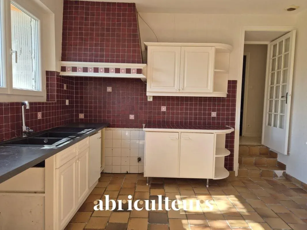 Maison familiale de plain-pied avec jardin et dépendance à Cognac, Charente — photo 9