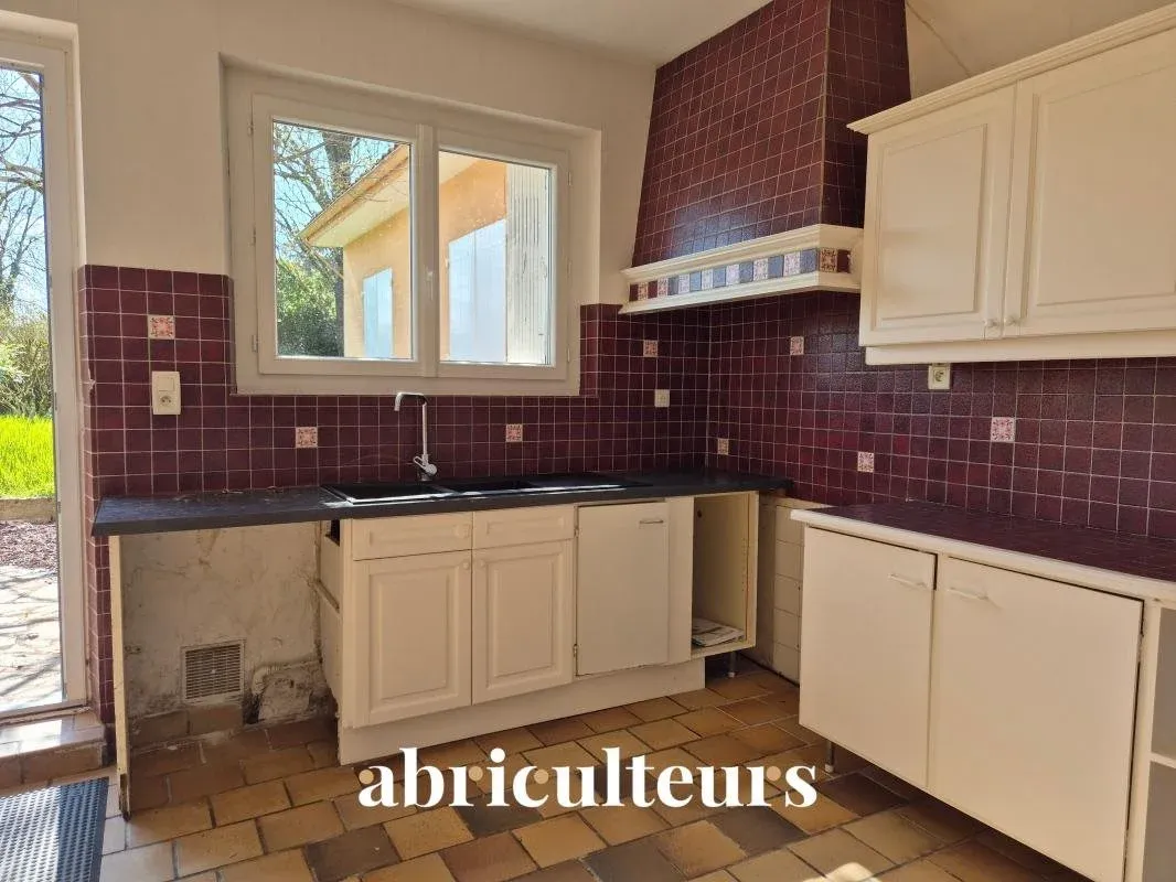Maison familiale de plain-pied avec jardin et dépendance à Cognac, Charente — photo 8
