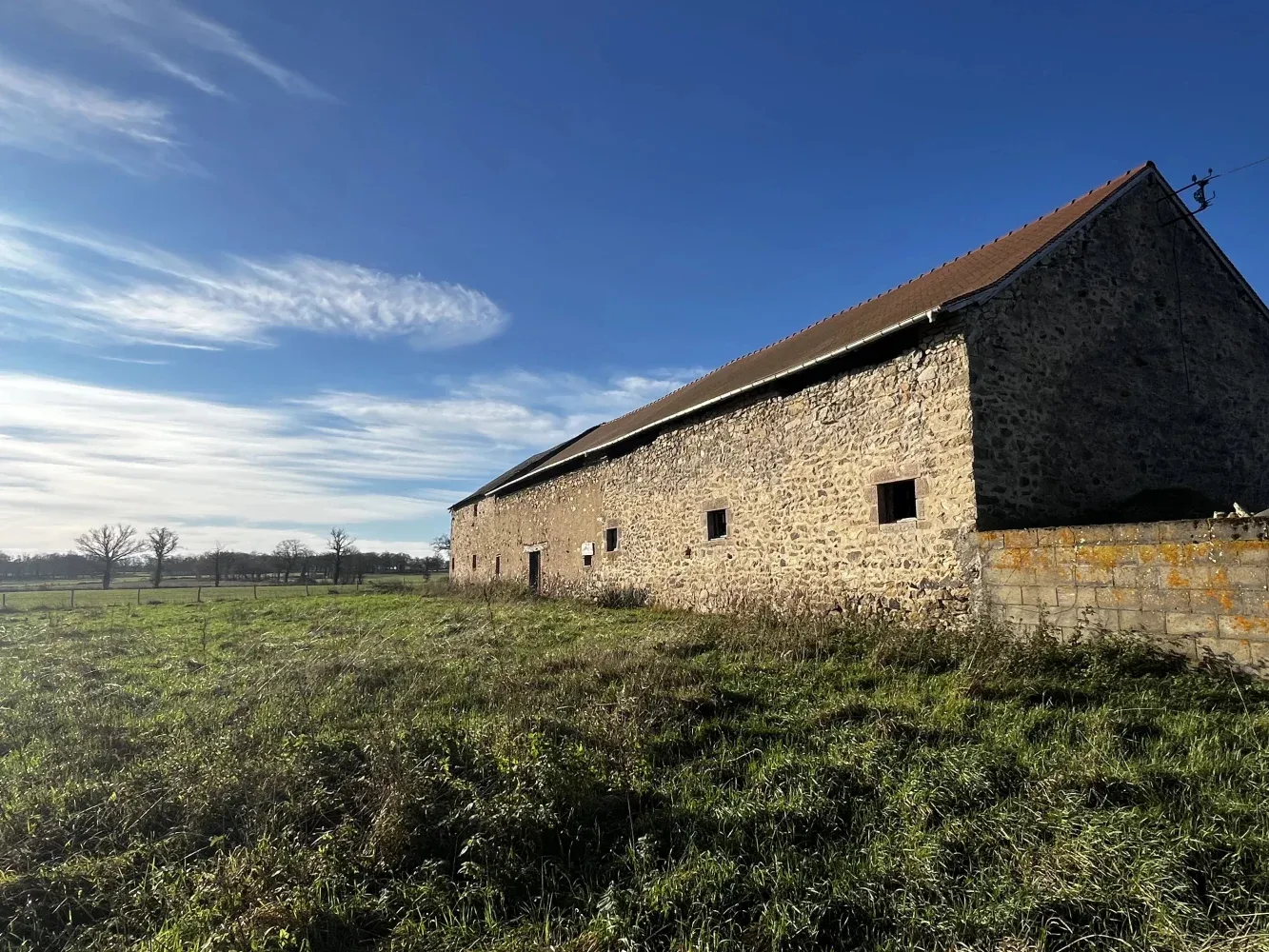 Barns to renovate in Saint-Léger-Magnazeix, Haute-Vienne, with 5,587 m² of land photo 3