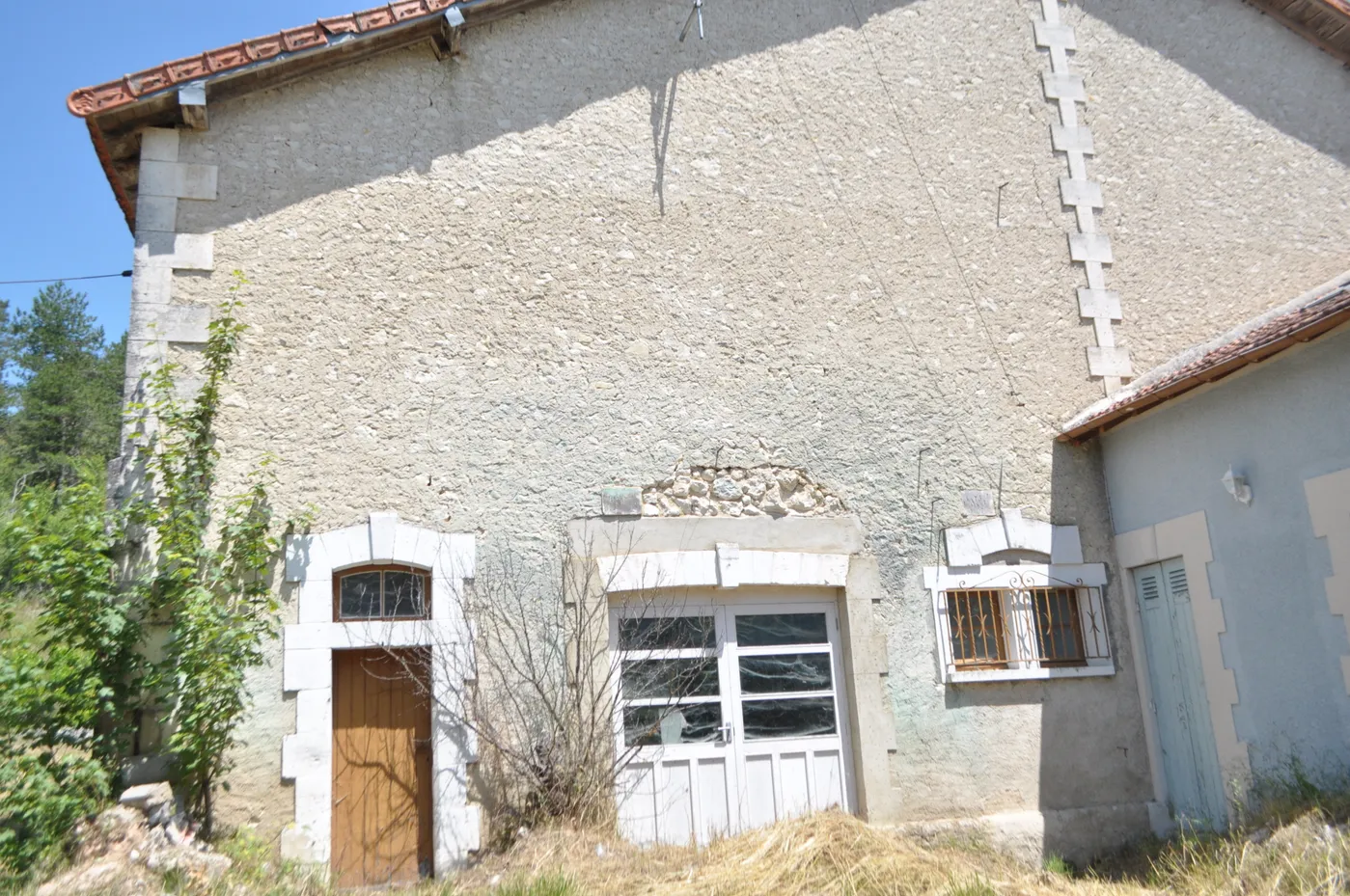 Ferme à vendre à Allemans, Dordogne : gîte, grange et terrain de 8 048 m² — photo 3