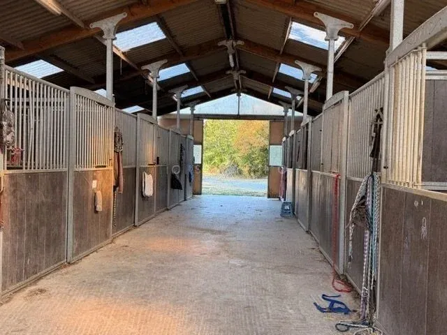 Centre équestre avec logement et 7,94 ha près de Bénodet, Finistère Photo du bien
