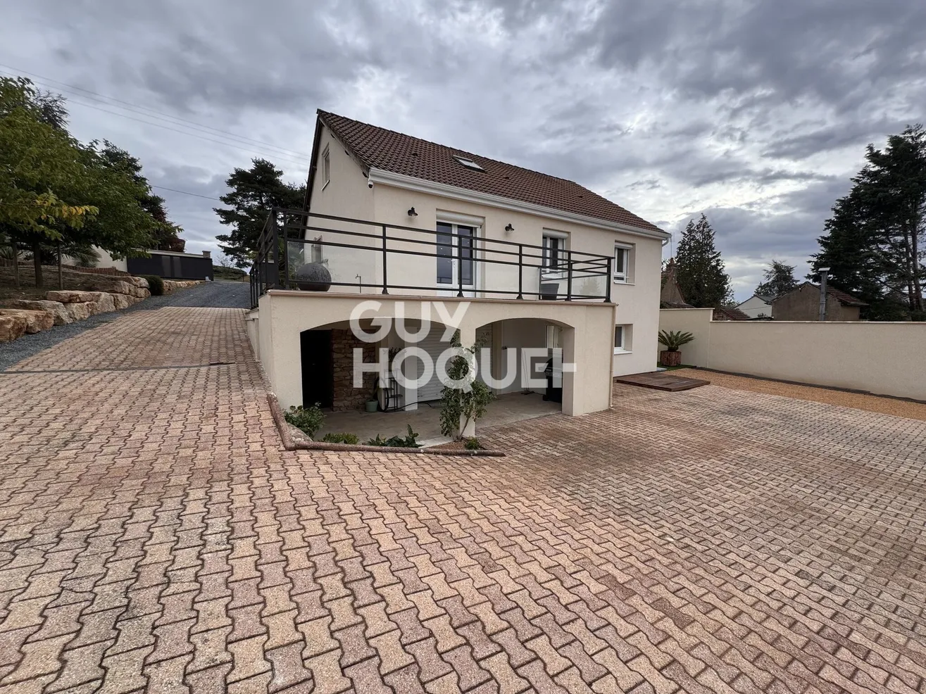 Maison familiale à vendre à Perrecy-les-Forges, Saône-et-Loire, avec terrain de 4 955 m² — photo 2