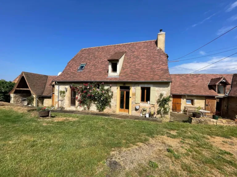 Maison en pierre à vendre à Excideuil, Dordogne, avec grange et terrain Photo du bien