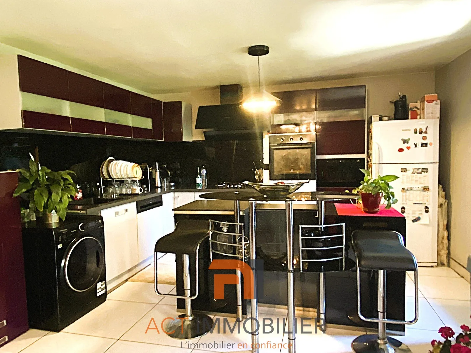 Maison de village avec jardin à Bessenay, Rhône – 100 m² et cave voûtée — photo 2