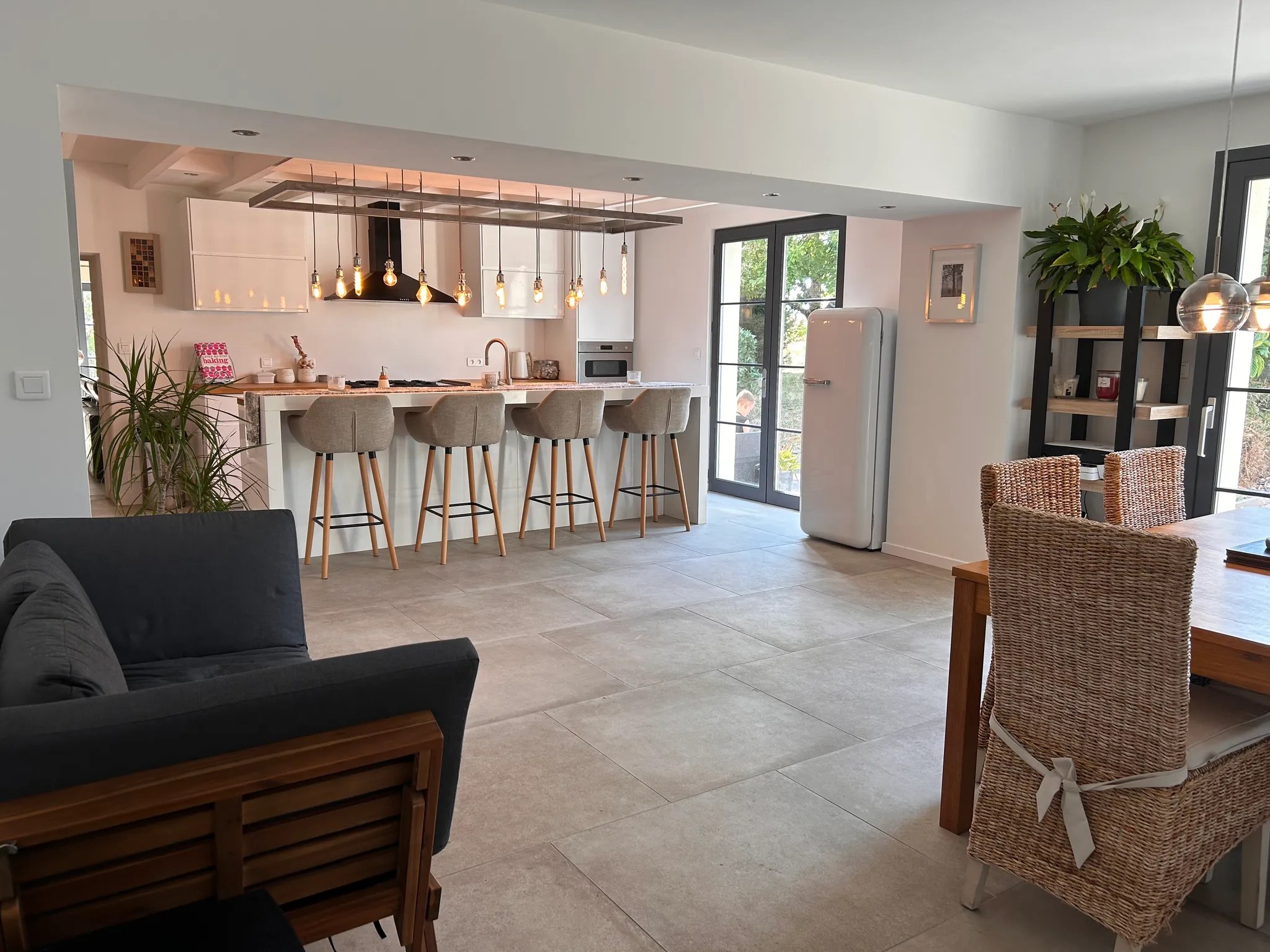 Maison rénovée avec jardin et dépendances à Barbezieux-Saint-Hilaire, Charente — photo 3