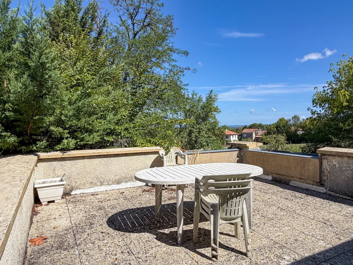 Maison de campagne à rénover avec terrain de 8 900 m² à Cœur de Causse, Lot — photo 3