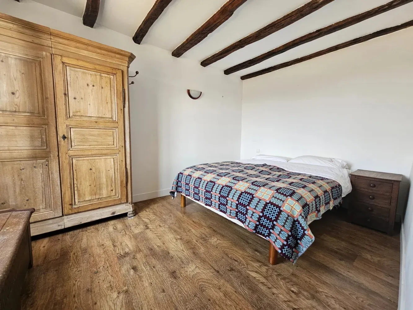 Deux granges aménagées à vendre à Nieuil, Charente, avec 3 085 m² de terrain — photo 8