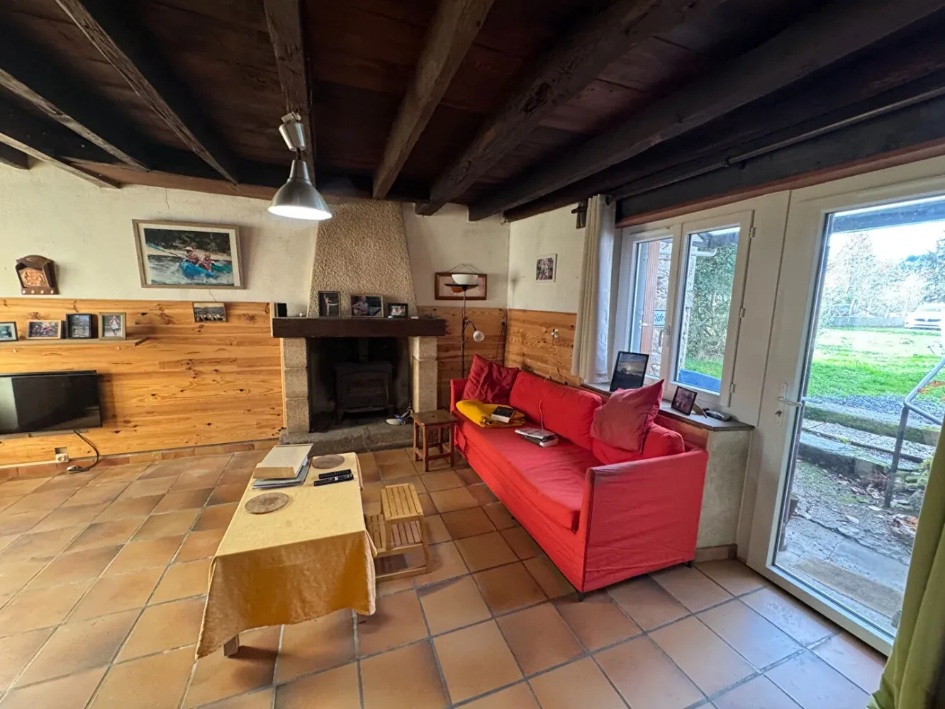 Maison de village en pierre à Arrènes, Creuse, avec jardin et dépendances — photo 3