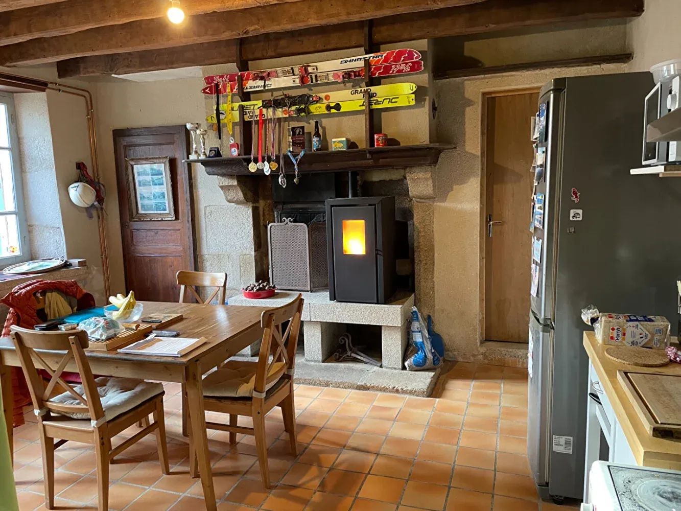Maison de village en pierre à Arrènes, Creuse, avec jardin et dépendances — photo 4