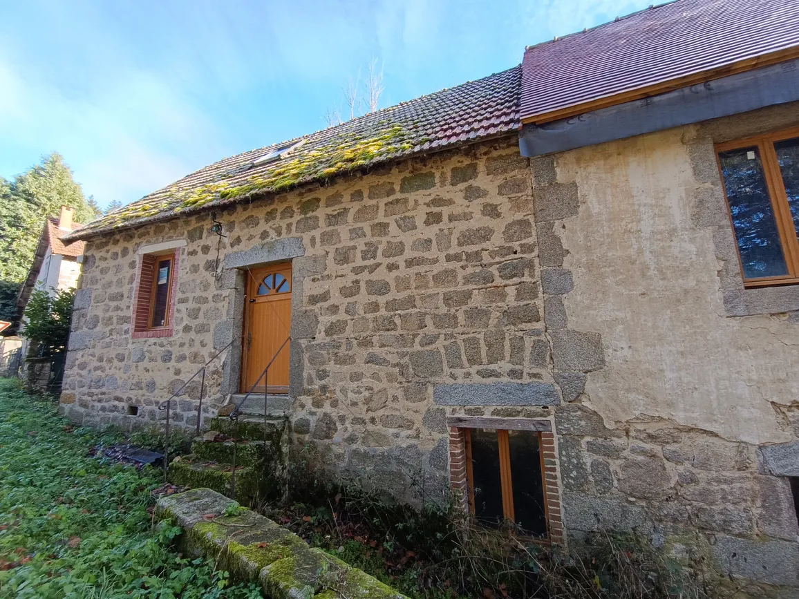Character home for sale in Crocq, Creuse: 130 m² and a garden by the river photo 5