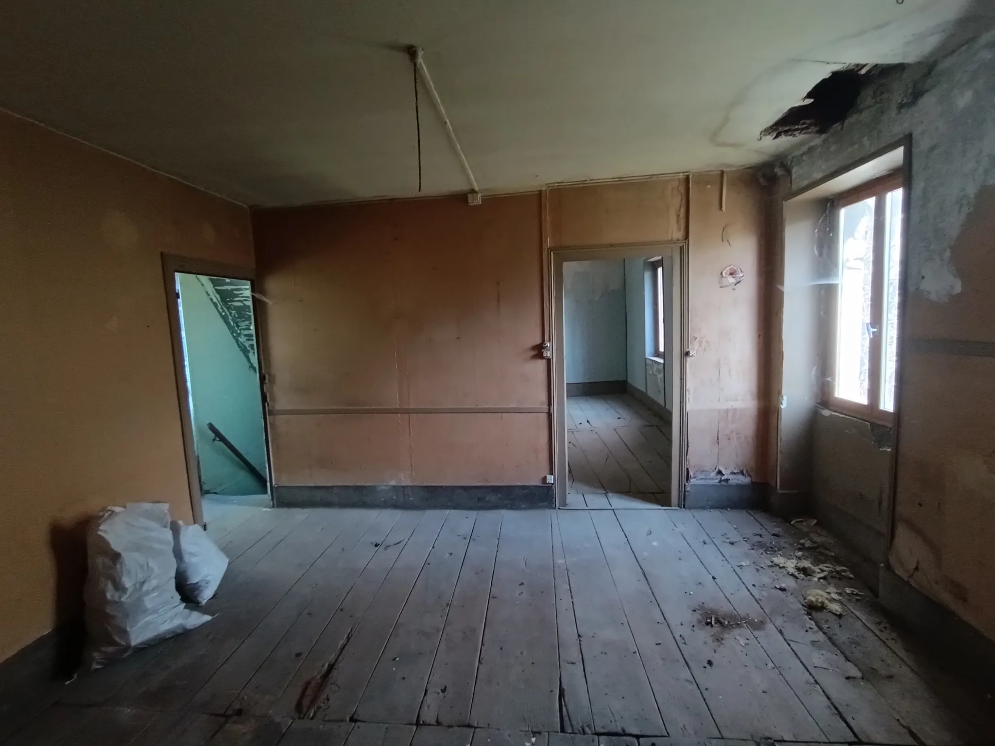 Character home for sale in Crocq, Creuse: 130 m² and a garden by the river photo 8