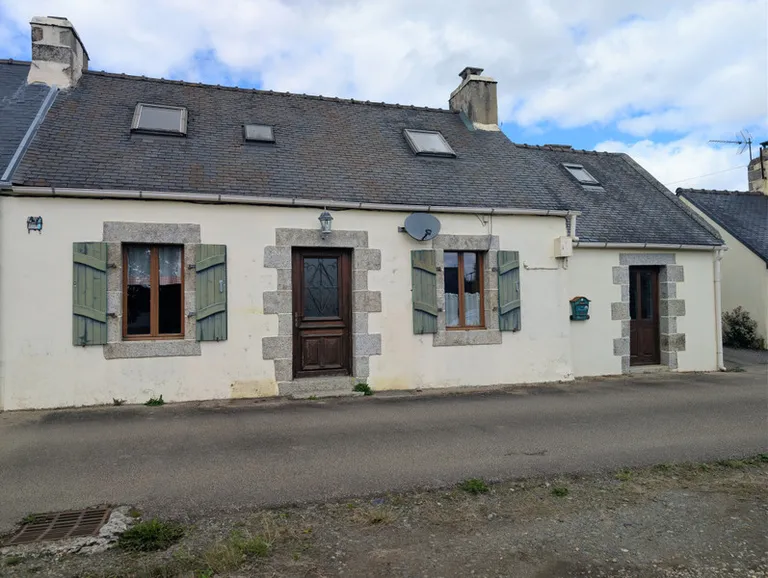 Maison de village à vendre à Scrignac, Finistère, avec trois chambres Photo du bien