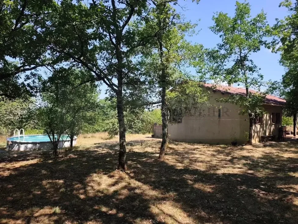 Mauroux, Lot : deux maisons et une grange sur environ 6 ha — photo 2