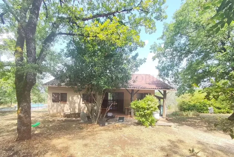 Mauroux, Lot : deux maisons et une grange sur environ 6 ha Photo du bien